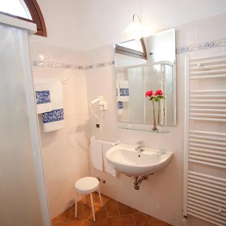 Santa Maria Bressanoro Agroturismo *